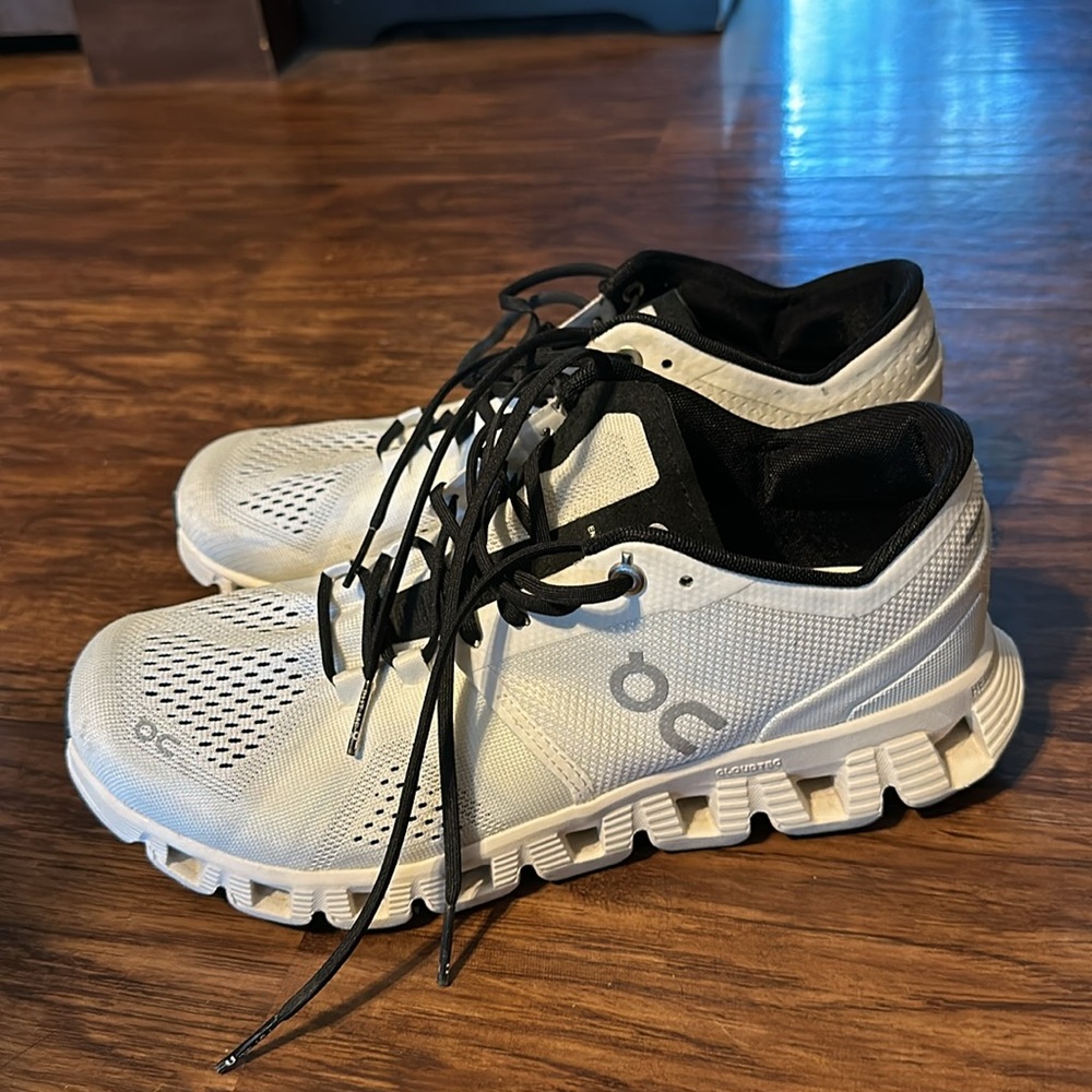 ON Running Shoes women size 8